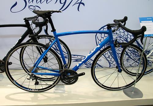 Navy blue road online bike